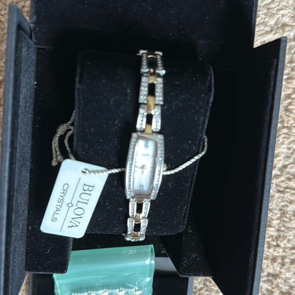 Bulova watch - Picture 4 of 17